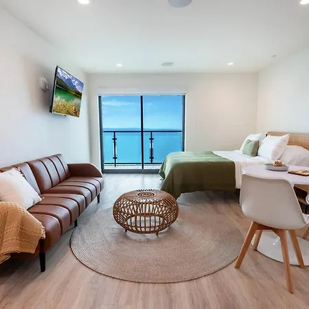 Coastal Comfort Retreat 1-Bed Apartment